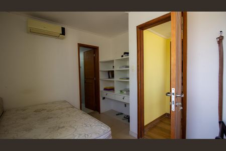 Apartamento à venda com 267m², 4 quartos e 2 vagasSuíte 2