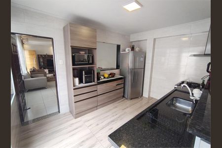 Casa à venda com 210m², 3 quartos e 4 vagas