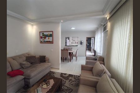 Casa à venda com 210m², 3 quartos e 4 vagas