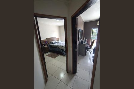 Casa à venda com 210m², 3 quartos e 4 vagas