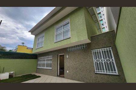 Casa à venda com 188m², 4 quartos e 4 vagas