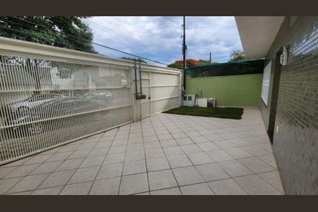 Casa à venda com 188m², 4 quartos e 4 vagas