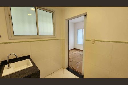 Casa à venda com 4 quartos, 188m² em Indianópolis, São Paulo