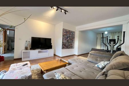 Casa à venda com 308m², 5 quartos e 3 vagas