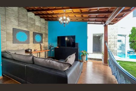 Casa à venda com 5 quartos, 308m² em Castelo, Belo Horizonte