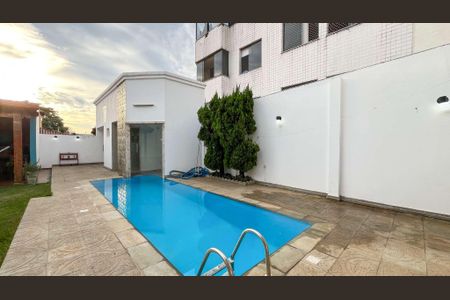 Casa à venda com 308m², 5 quartos e 3 vagas
