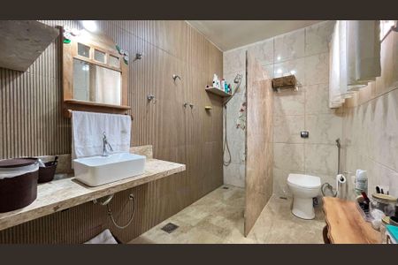 Casa à venda com 308m², 5 quartos e 3 vagas