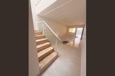 Casa à venda com 100m², 3 quartos e 2 vagas