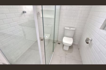 Banheiro  de casa para alugar com 1 quarto, 30m² em Santo Antônio, São Caetano do Sul