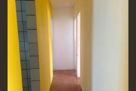 Corredor de casa para alugar com 2 quartos, 180m² em Vila Santa Virginia, São Paulo