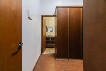 Suíte de casa à venda com 3 quartos, 165m² em Jardim do Lago, São Paulo