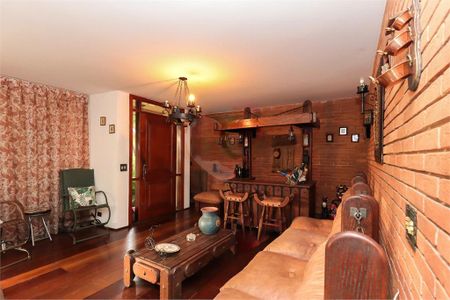 Casa à venda com 4 quartos, 304m² em Jardim Brasil, São Paulo