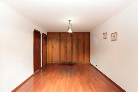 Casa à venda com 4 quartos, 304m² em Jardim Brasil, São Paulo