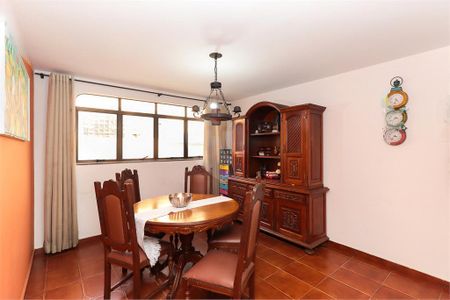 Casa à venda com 4 quartos, 304m² em Jardim Brasil, São Paulo