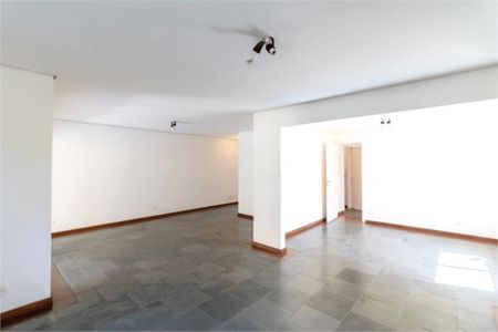 Casa à venda com 4 quartos, 360m² em Santo Amaro, São Paulo