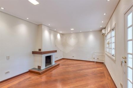 Casa à venda com 4 quartos, 400m² em Jardim Luzitania, São Paulo