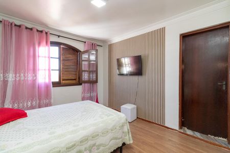 Casa à venda com 195m², 3 quartos e 2 vagasSuíte 1