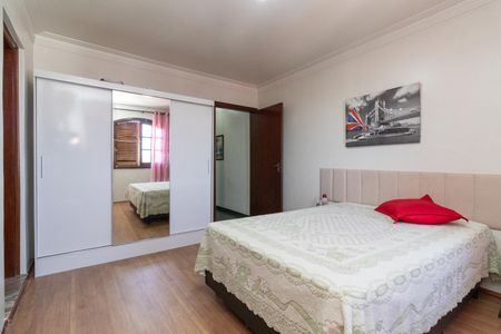 Casa à venda com 195m², 3 quartos e 2 vagasSuíte 1