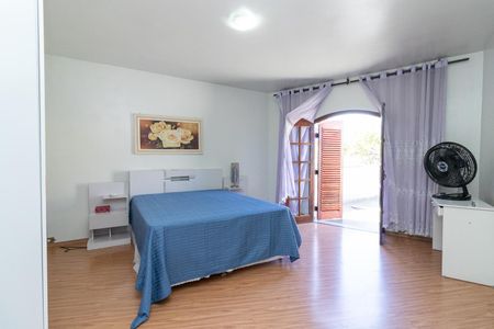 Casa à venda com 195m², 3 quartos e 2 vagasSuíte 2