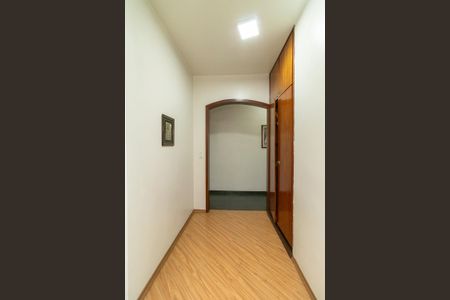 Casa à venda com 195m², 3 quartos e 2 vagasCorredor