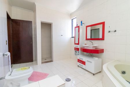 Casa à venda com 195m², 3 quartos e 2 vagasBanheiro da Suíte 2