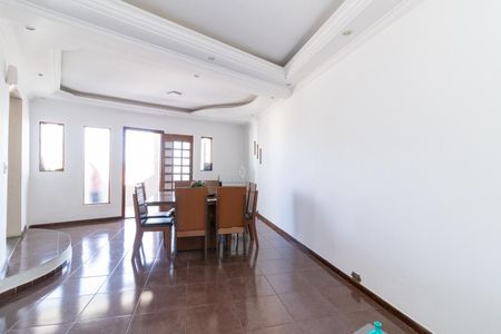 Casa à venda com 195m², 3 quartos e 2 vagasSala de Jantar