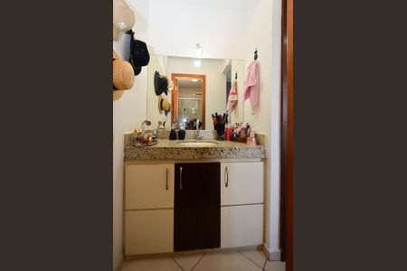 Apartamento à venda com 54m², 2 quartos e 2 vagas Apartamento à venda com 54m², 2 quartos e 2 vagasBanheiro Suite