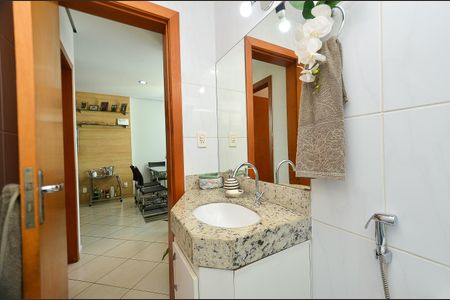 Apartamento à venda com 54m², 2 quartos e 2 vagas Apartamento à venda com 54m², 2 quartos e 2 vagasBanheiro Social