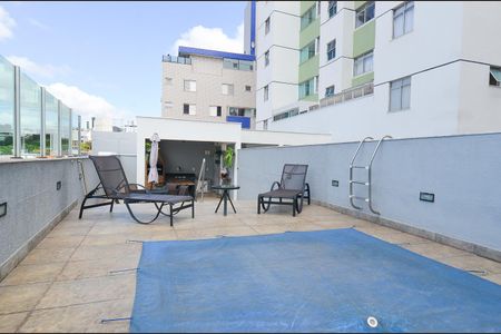Apartamento à venda com 54m², 2 quartos e 2 vagas Apartamento à venda com 54m², 2 quartos e 2 vagasÁrea comum - Piscina
