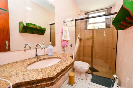 Apartamento à venda com 85m², 3 quartos e 2 vagas Apartamento à venda com 85m², 3 quartos e 2 vagasBanheiro Social