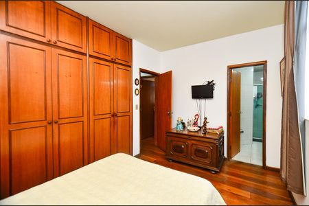 Apartamento à venda com 85m², 3 quartos e 2 vagas Apartamento à venda com 85m², 3 quartos e 2 vagasSuíte