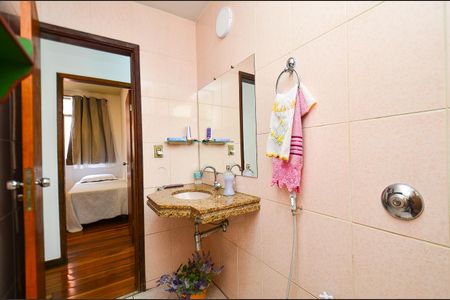 Apartamento à venda com 85m², 3 quartos e 2 vagas Apartamento à venda com 85m², 3 quartos e 2 vagasBanheiro Social