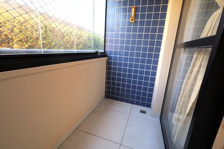 Apartamento para alugar com 70m², 3 quartos e 1 vagaSacada