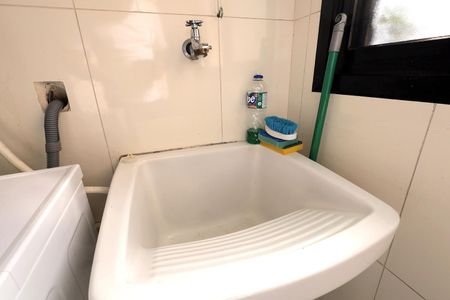 Apartamento para alugar com 70m², 3 quartos e 1 vagaÁrea de Serviço