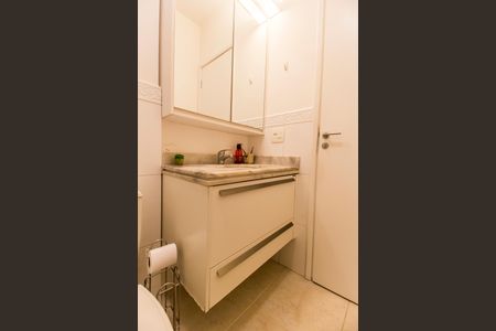 Casa de condomínio à venda com 164m², 3 quartos e 2 vagas Casa de condomínio à venda com 164m², 3 quartos e 2 vagasBanheiro Social