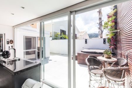 Casa de condomínio à venda com 164m², 3 quartos e 2 vagas Casa de condomínio à venda com 164m², 3 quartos e 2 vagasCozinha