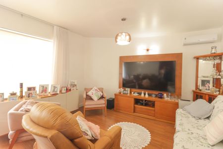 Casa à venda com 173m², 3 quartos e 3 vagasSala