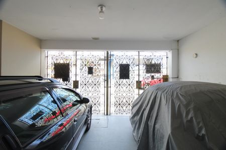 Casa à venda com 316m², 4 quartos e 2 vagasGaragem