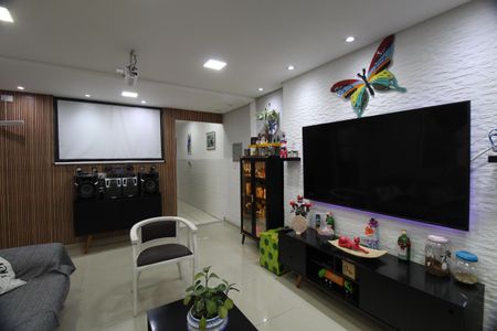 Casa à venda com 316m², 4 quartos e 2 vagasSala