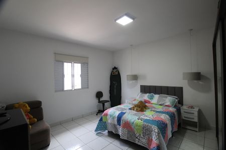 Casa à venda com 316m², 4 quartos e 2 vagasQuarto 2