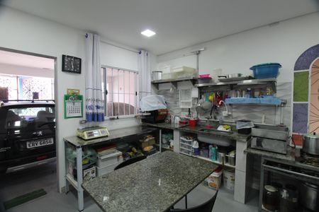 Casa à venda com 316m², 4 quartos e 2 vagasCozinha Industrial