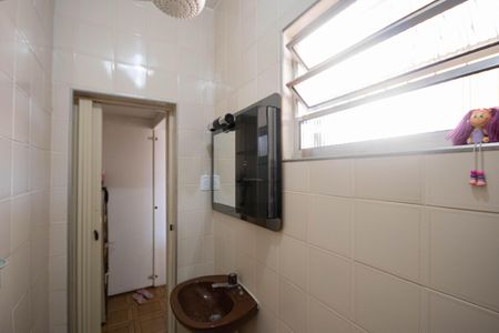 Apartamento à venda com 220m², 4 quartos e 2 vagas Apartamento à venda com 220m², 4 quartos e 2 vagasBanheiro da Suíte
