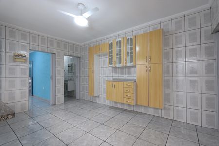Casa para alugar com 125m², 2 quartos e 2 vagasCozinha