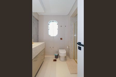 Casa à venda com 238m², 3 quartos e 2 vagas Casa à venda com 238m², 3 quartos e 2 vagasBanheiro Social