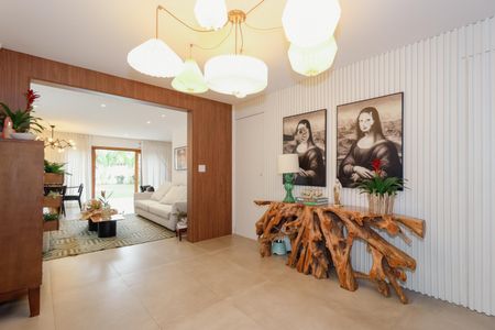 Casa à venda com 238m², 3 quartos e 2 vagas Casa à venda com 238m², 3 quartos e 2 vagasSala