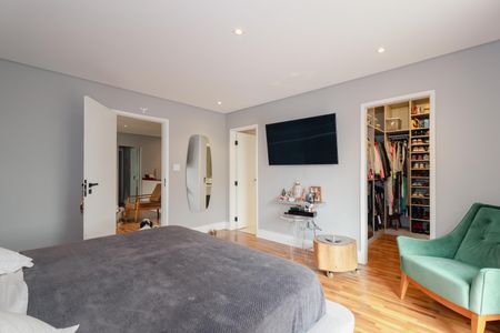 Casa à venda com 238m², 3 quartos e 2 vagas Casa à venda com 238m², 3 quartos e 2 vagasSuíte