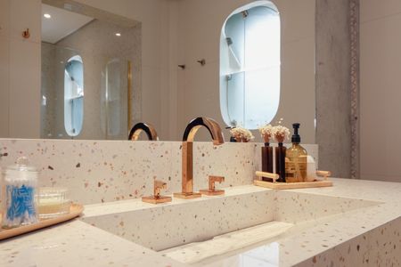 Casa à venda com 238m², 3 quartos e 2 vagas Casa à venda com 238m², 3 quartos e 2 vagasBanheiro Social