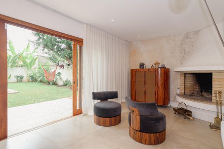 Casa à venda com 238m², 3 quartos e 2 vagas Casa à venda com 238m², 3 quartos e 2 vagasSala