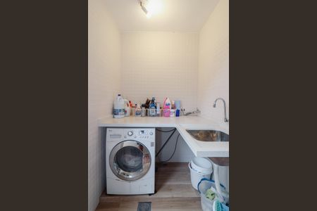 Casa à venda com 238m², 3 quartos e 2 vagas Casa à venda com 238m², 3 quartos e 2 vagasÁrea de Serviço