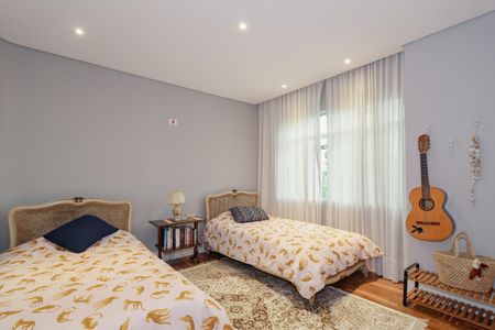 Casa à venda com 238m², 3 quartos e 2 vagas Casa à venda com 238m², 3 quartos e 2 vagasQuarto 1